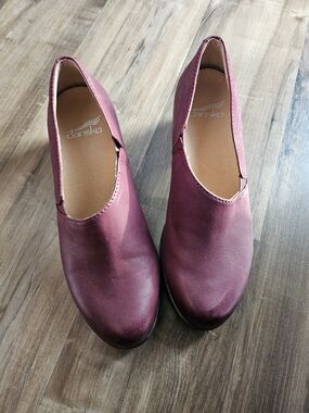 Dansko Womens Camdyn Heel - Comfort Shoes, Arch Support, Slip on Burgundy/Wine